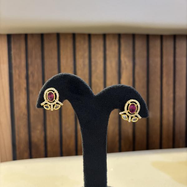 Ear-25