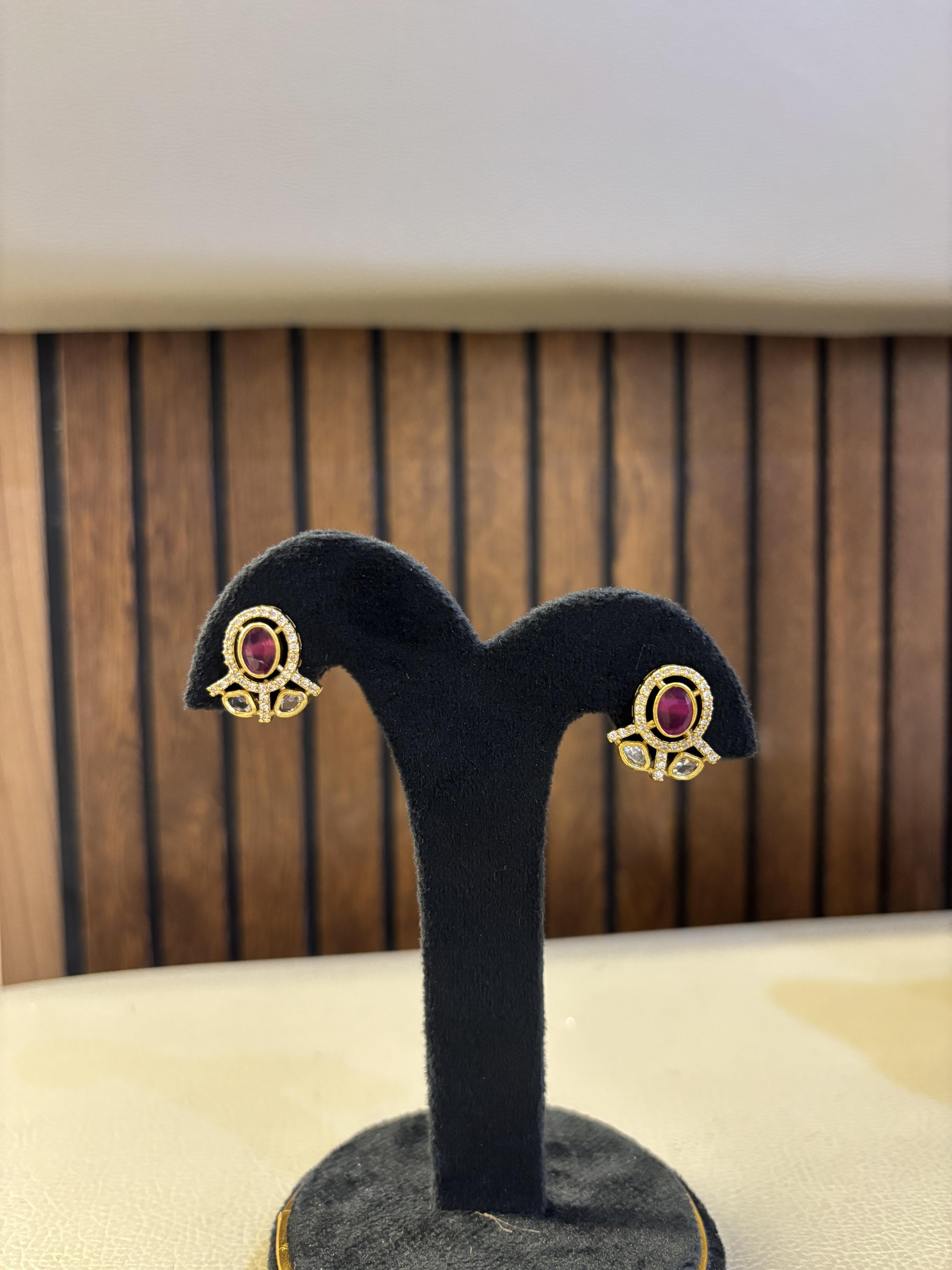 Ear-25