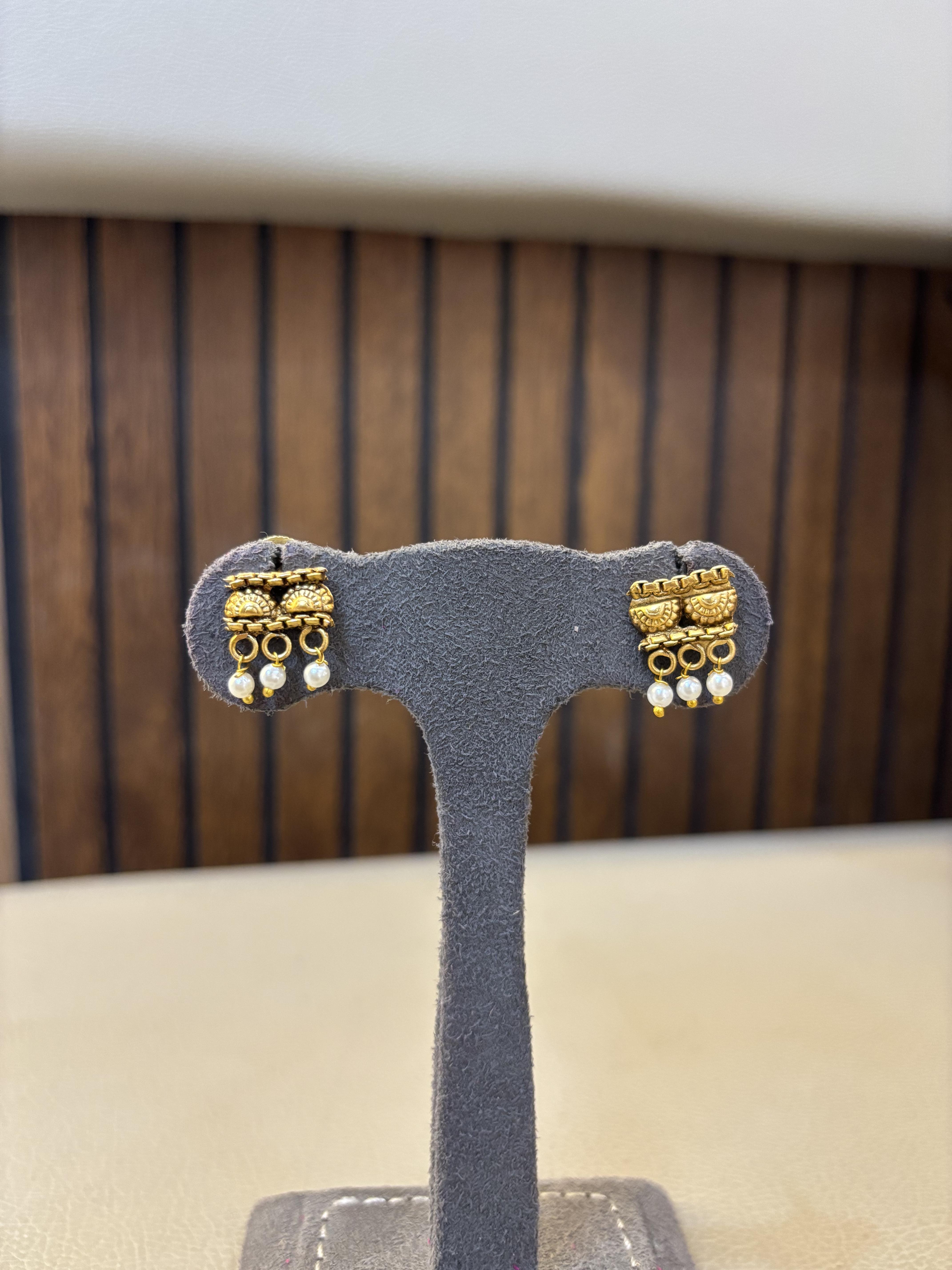 Ear-11