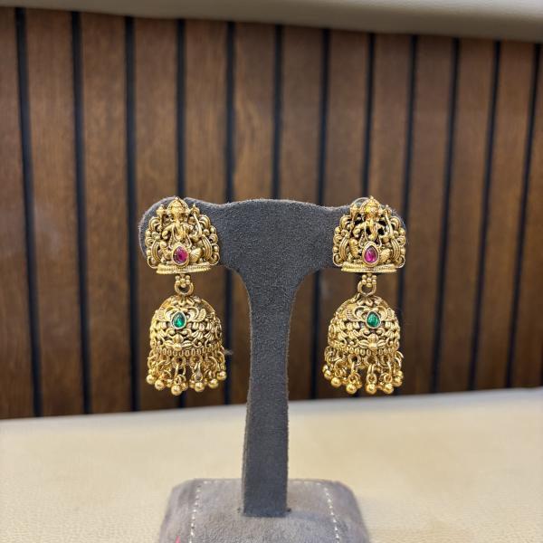 Ear-5