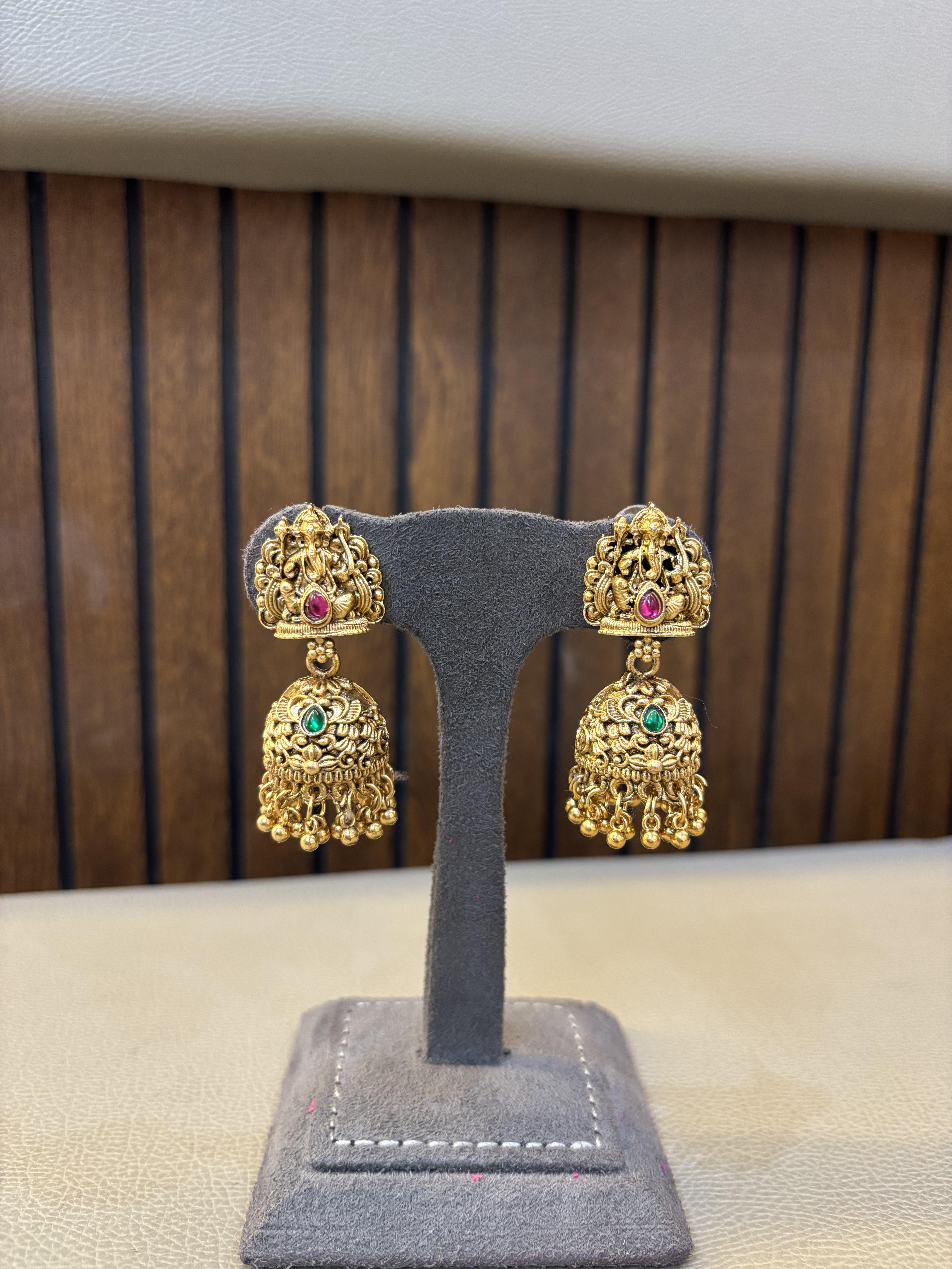Ear-5