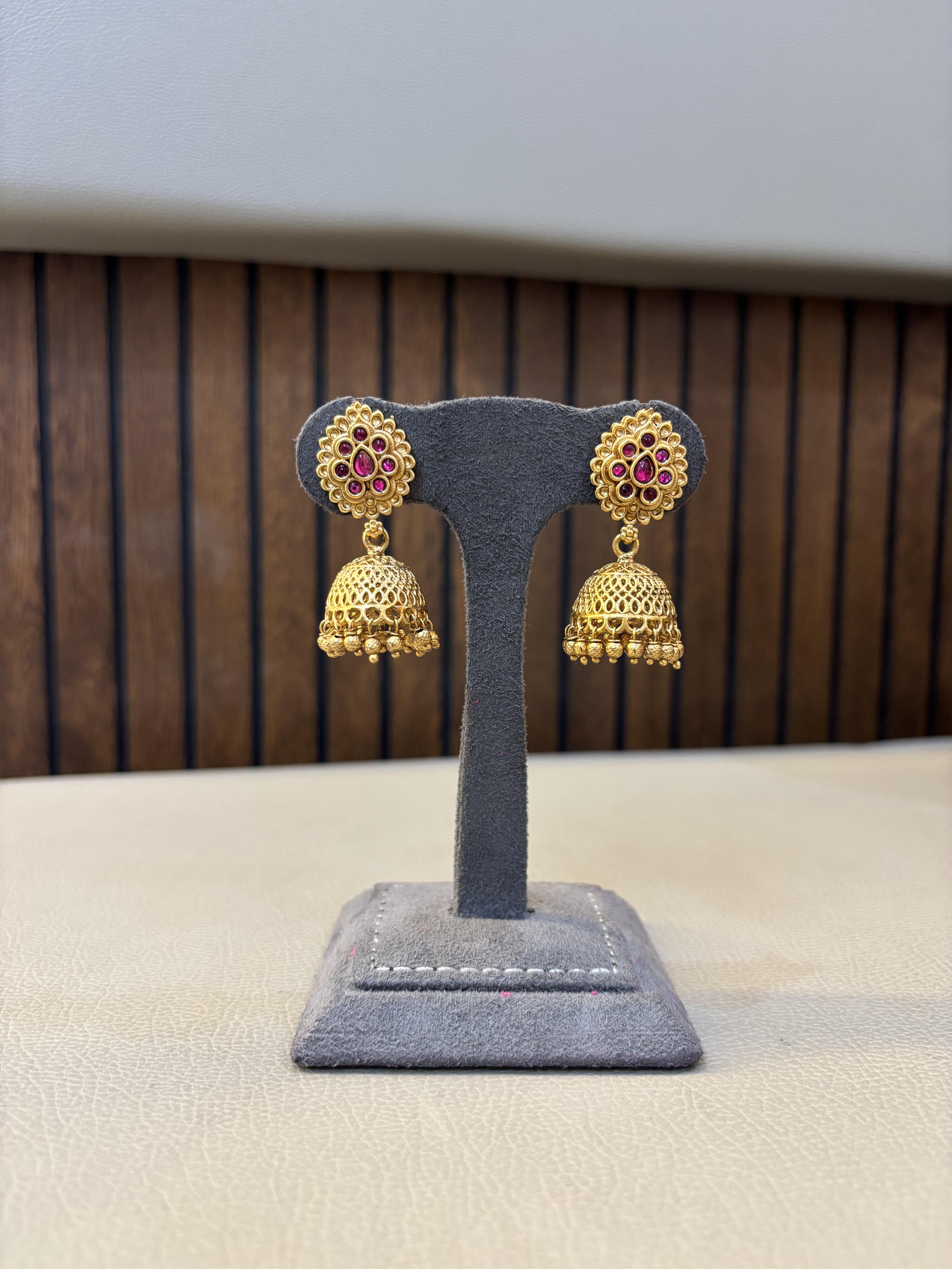Ear-4